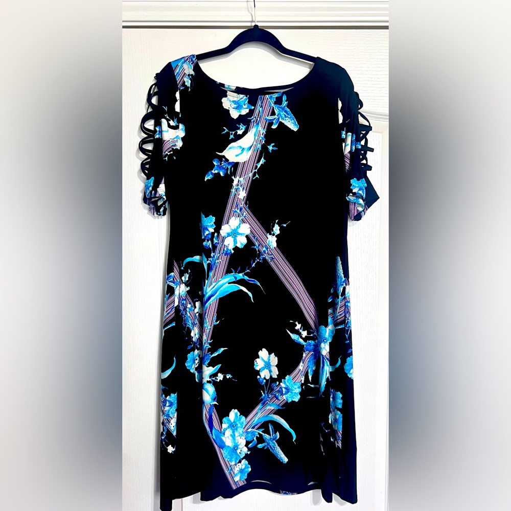 Avenue Floral Black Dress with cross design sleeves L